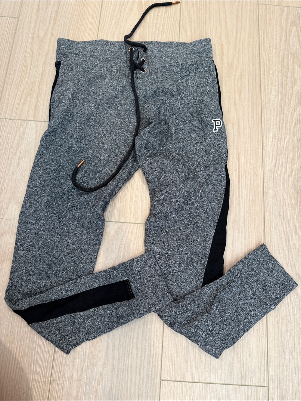 PINK Victoria's Secret Gray & Black Marled Jogger Leggings